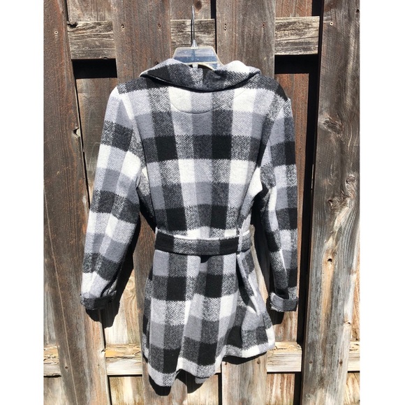 A New Day Plaid Coat - Picture 4 of 8